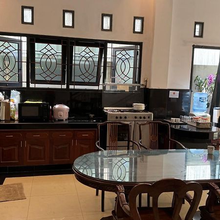 Fora Capsule Hostel Tuban Kuta Lombok Eksteriør billede