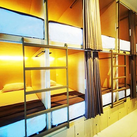 Fora Capsule Hostel Tuban Kuta Lombok Eksteriør billede