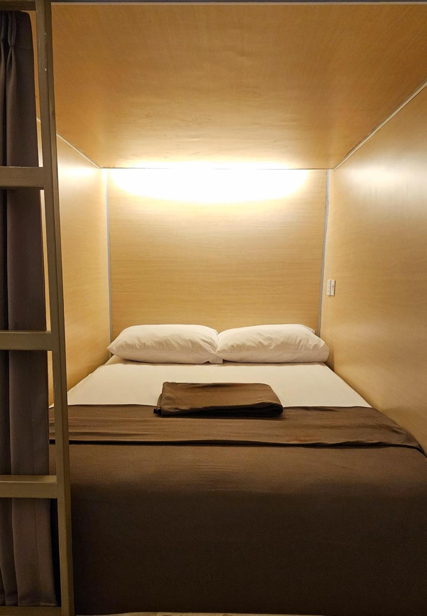 Fora Capsule Hostel Tuban Kuta Lombok Eksteriør billede