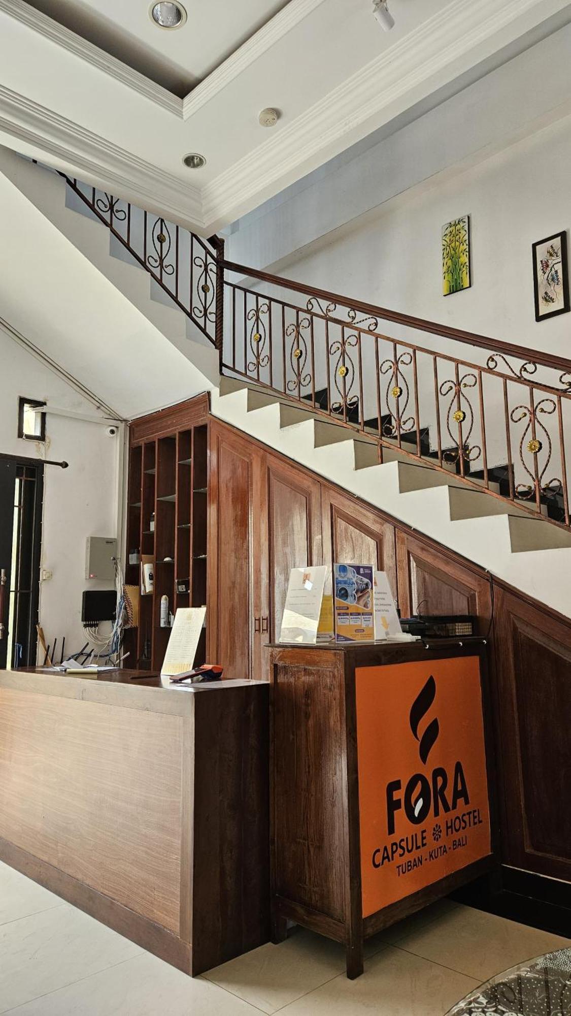 Fora Capsule Hostel Tuban Kuta Lombok Eksteriør billede