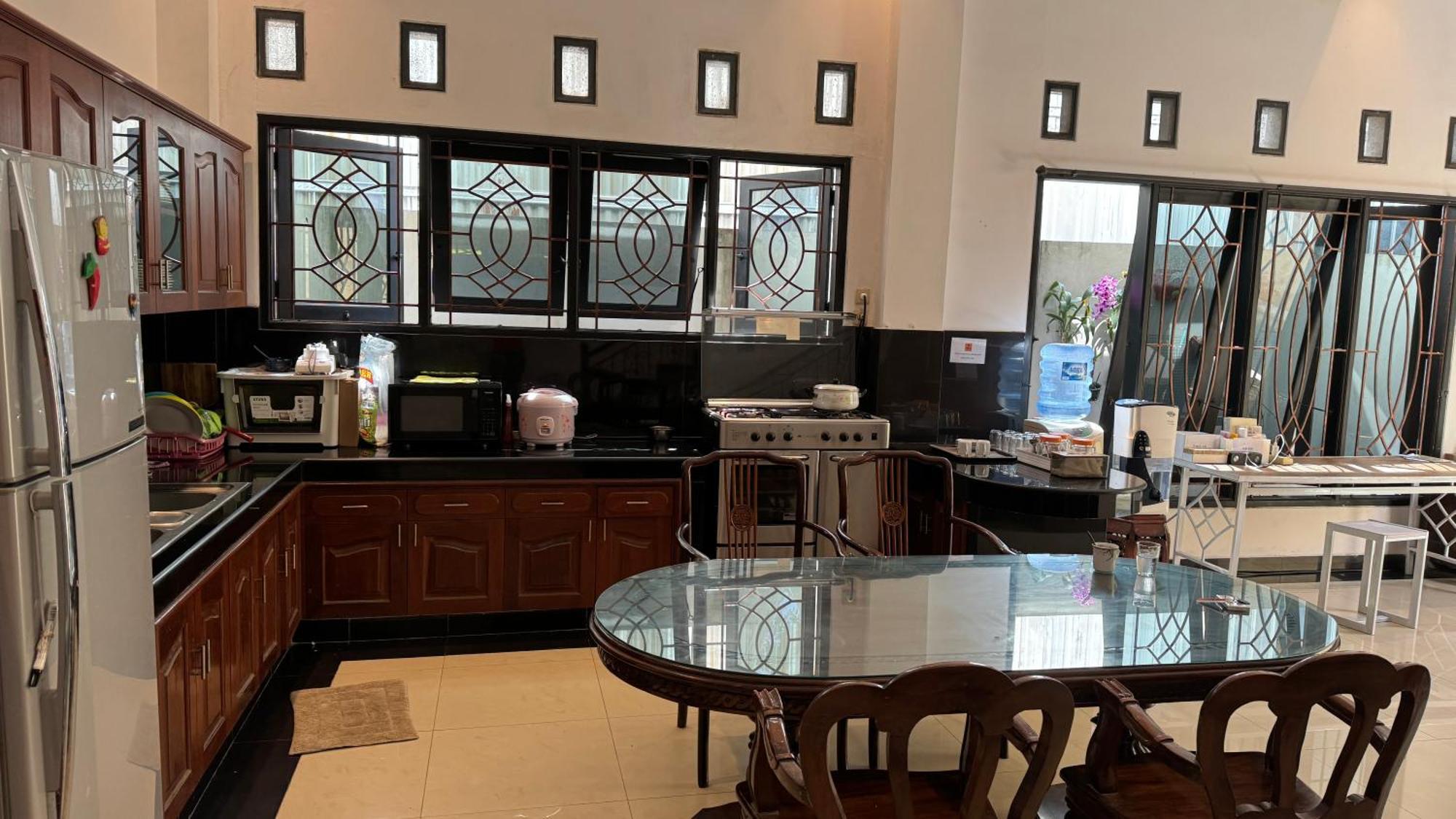 Fora Capsule Hostel Tuban Kuta Lombok Eksteriør billede