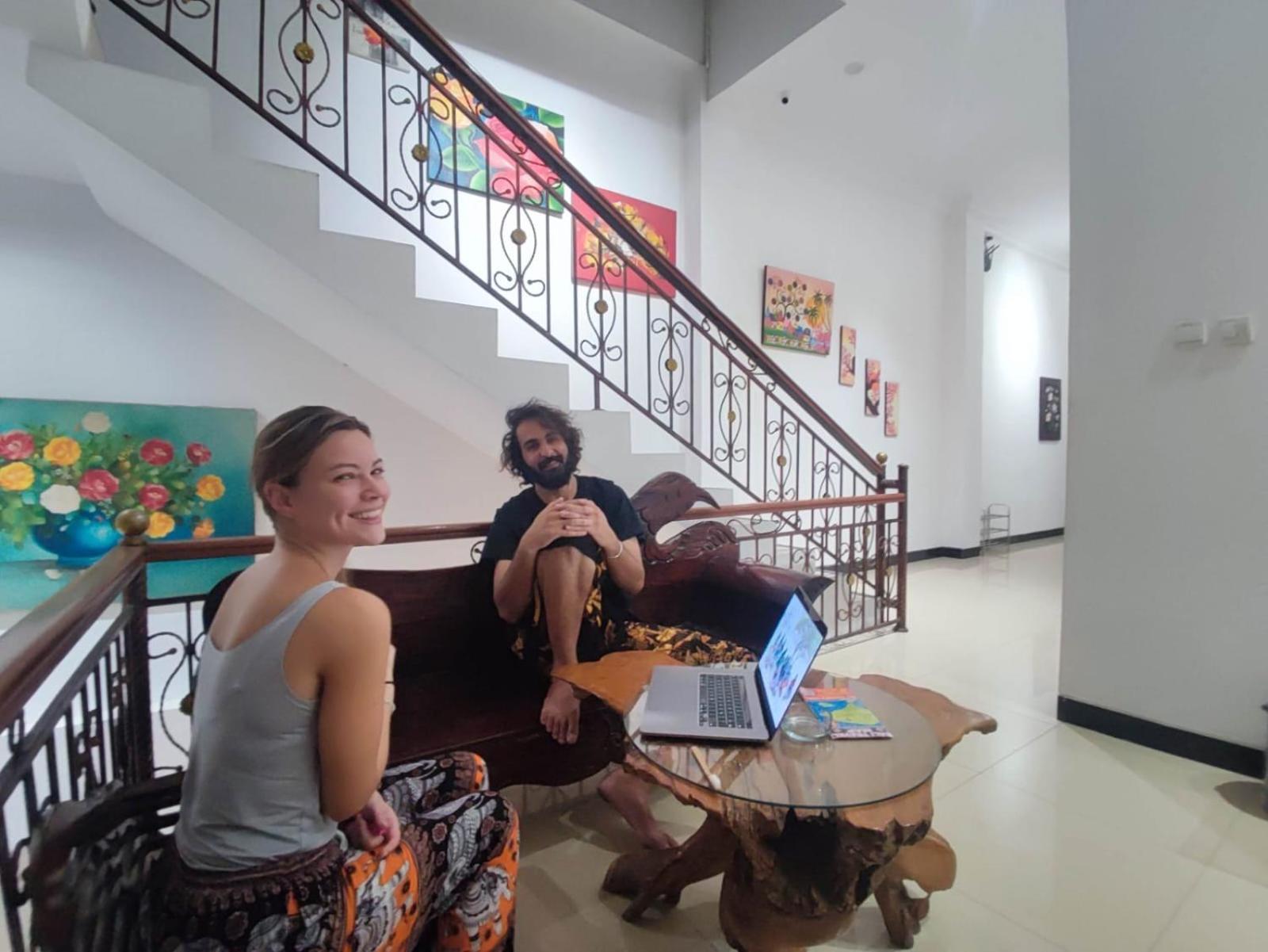 Fora Capsule Hostel Tuban Kuta Lombok Eksteriør billede