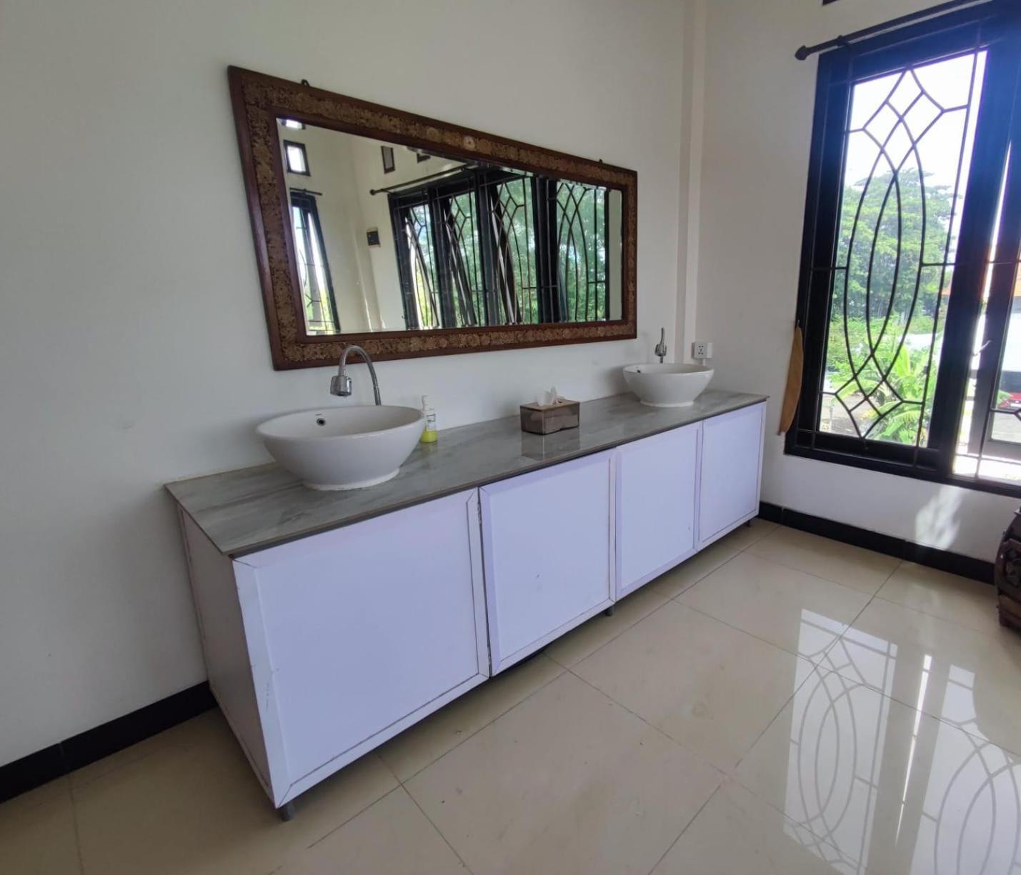 Fora Capsule Hostel Tuban Kuta Lombok Eksteriør billede